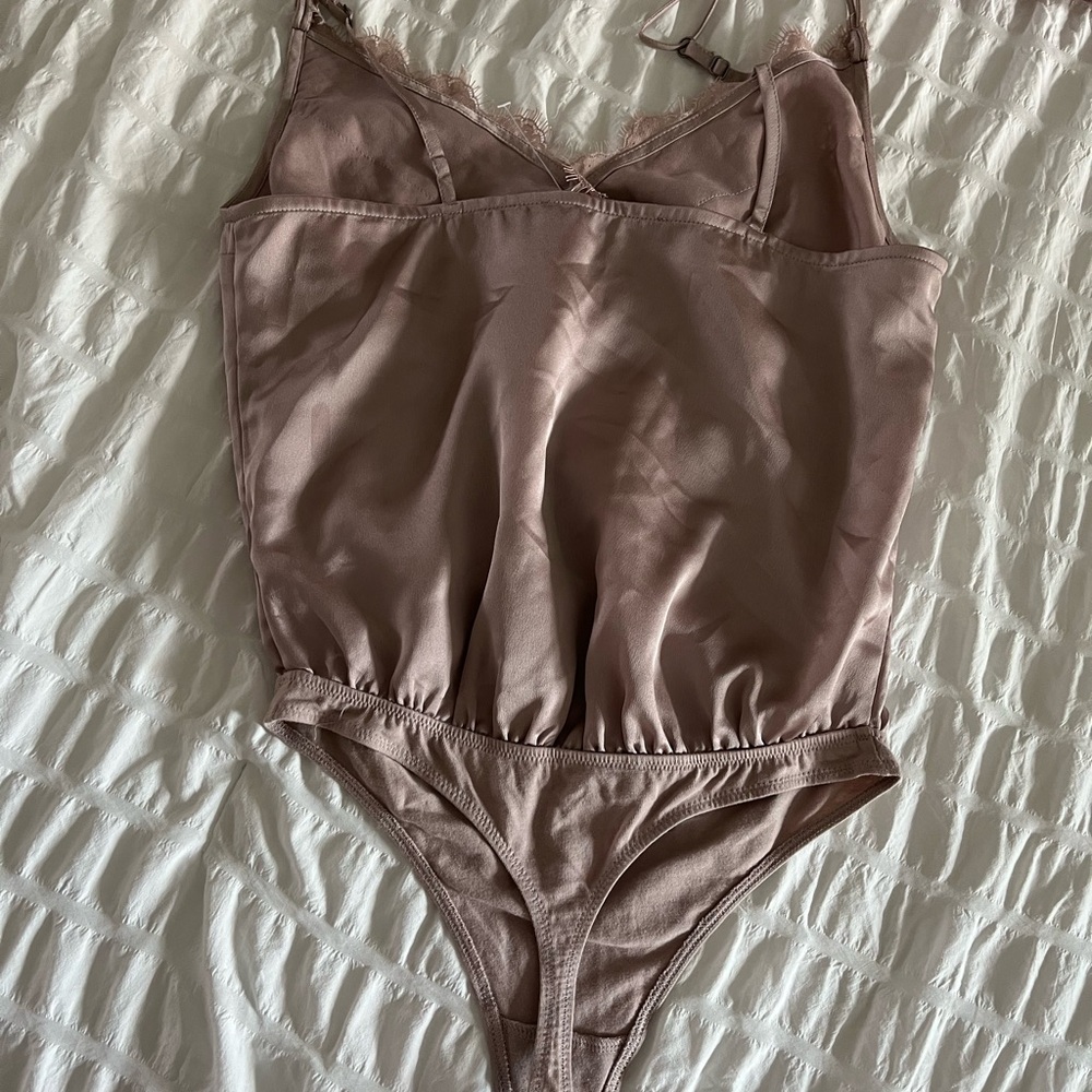 Abercrombie & Fitch Lace Trim Slip in Dusty Rose - Picture 3 of 4